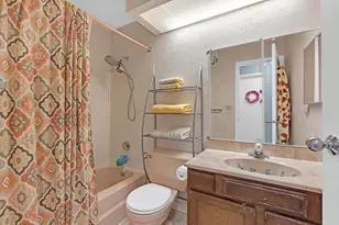 945 E Kenilworth Ave, Palatine, IL 60074 - Photo 16