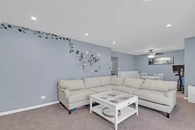 945 E Kenilworth Avenue #423, Palatine, IL 60074 - Photo 8