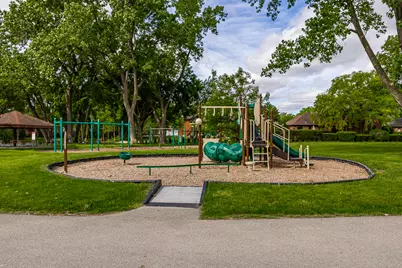 306 Woodview Court, Oak Brook, IL 60523 - Photo 18