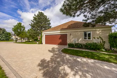 306 Woodview Court, Oak Brook, IL 60523 - Photo 8
