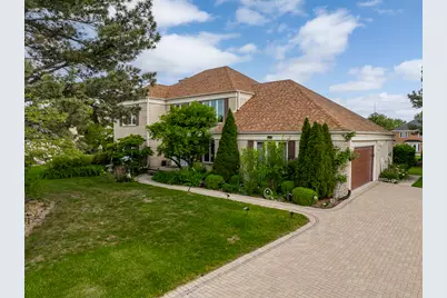 306 Woodview Court, Oak Brook, IL 60523 - Photo 2