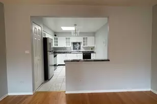 8203 Niles Center Rd, Skokie, IL 60077 - Photo 4