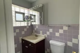 8203 Niles Center Rd, Skokie, IL 60077 - Photo 18