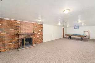 1048 Warren St, Henry, IL 61537 - Photo 20