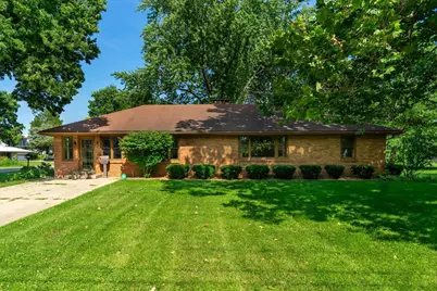 1048 Warren Street, Henry, IL 61537 - Photo 2