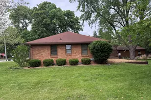 1048 Warren St, Henry, IL 61537 - Photo 6