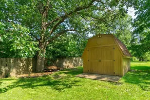 1048 Warren St, Henry, IL 61537 - Photo 30