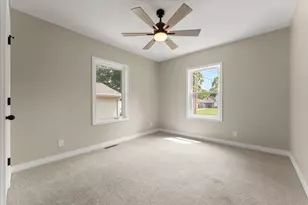 305 S Fair St, Champaign, IL 61821 - Photo 20