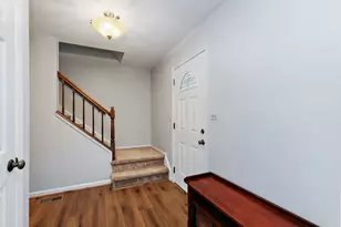 209 Briarheath Ln, Naperville, IL 60565 - Photo 12