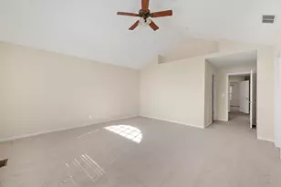 113 Valencia Pkwy, Gilberts, IL 60136 - Photo 16