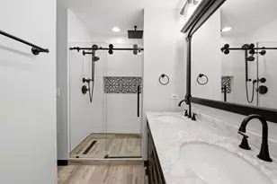 619 N Racine Ave, Chicago, IL 60642 - Photo 26