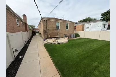 3650 W 81st Place, Chicago, IL 60652 - Photo 24