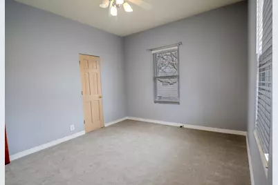 913 Oakland Avenue, Joliet, IL 60435 - Photo 8