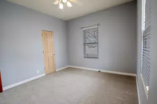 913 Oakland Ave, Joliet, IL 60435 - Photo 8