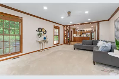 2872 Whispering Oaks Court, Buffalo Grove, IL 60089 - Photo 8