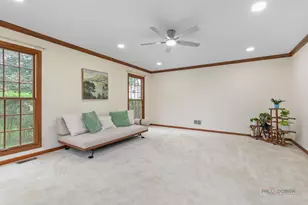 2872 Whispering Oaks Ct, Buffalo Grove, IL 60089 - Photo 4