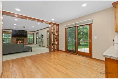 2872 Whispering Oaks Court, Buffalo Grove, IL 60089 - Photo 10