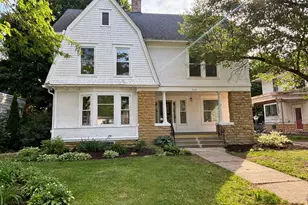 910 N State St, Belvidere, IL 61008 - Photo 2