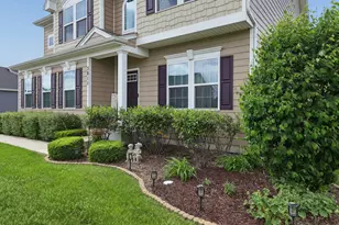 3811 Ivy Ln, Elgin, IL 60124 - Photo 2