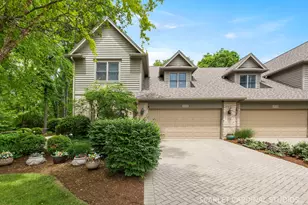 1028 Crestwood Cir, Saint Charles, IL 60175 - Photo 1