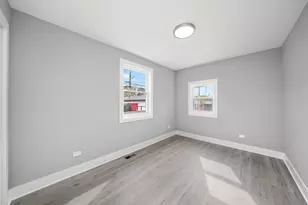 819 E 98th Pl, Chicago, IL 60628 - Photo 32