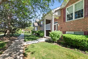 9411 Huber Ct, Orland Park, IL 60467 - Photo 2