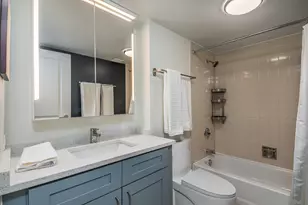 637 E Woodland Park Ave, Chicago, IL 60616 - Photo 8