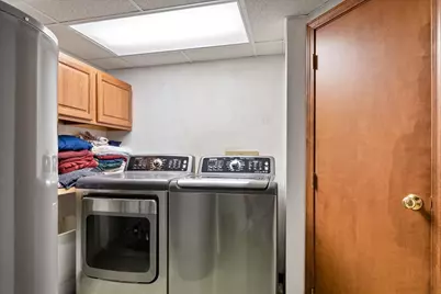 805 NW Holcomb Drive, Mundelein, IL 60060 - Photo 24