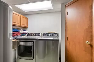805 NW Holcomb Dr, Mundelein, IL 60060 - Photo 24