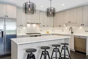 6911 N Western Ave, Chicago, IL 60645 - Photo 24