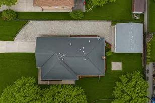 7719 Gail Ave, Darien, IL 60561 - Photo 16
