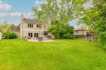 590 Hapsfield Lane, Buffalo Grove, IL 60089 - Photo 32