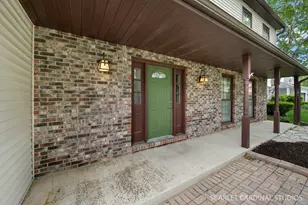 907 Secretariat Dr, Naperville, IL 60540 - Photo 2