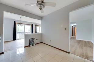 676 Cumberland Trail, Roselle, IL 60172 - Photo 12