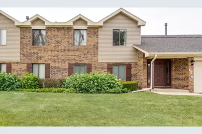 676 Cumberland Trail #A2, Roselle, IL 60172 - Photo 2
