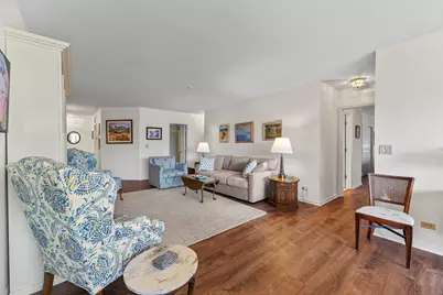 3100 Lexington Lane #201, Glenview, IL 60026 - Photo 4