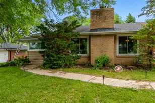 1107 Pine Valley Dr, Rockford, IL 61107 - Photo 2