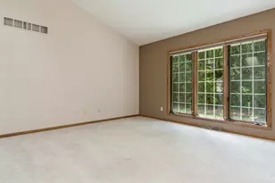 1350 Featherstone Rd, Rockford, IL 61107 - Photo 10
