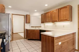 1350 Featherstone Rd, Rockford, IL 61107 - Photo 16