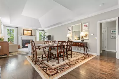 145 S Bradford Court, Lake Forest, IL 60045 - Photo 4