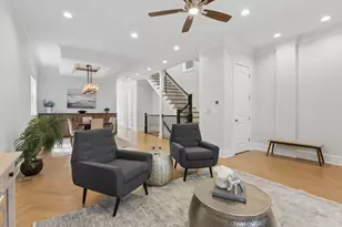 2447 W Winona St, Chicago, IL 60625 - Photo 2