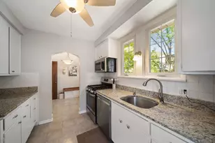 397 S Holly Ave, Elmhurst, IL 60126 - Photo 8