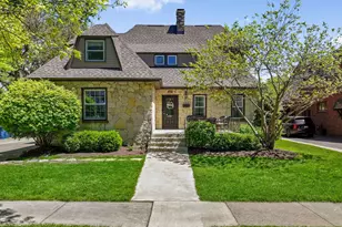 397 S Holly Ave, Elmhurst, IL 60126 - Photo 2