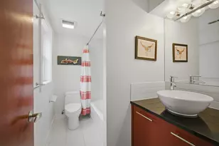 1055 Hillcrest Ave, Highland Park, IL 60035 - Photo 16