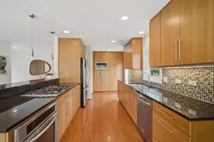 1055 Hillcrest Ave, Highland Park, IL 60035 - Photo 8
