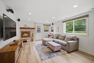 1055 Hillcrest Ave, Highland Park, IL 60035 - Photo 14