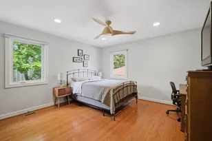 1055 Hillcrest Ave, Highland Park, IL 60035 - Photo 10