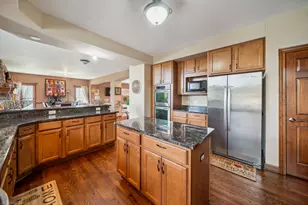 26200 W Chatham Dr, Plainfield, IL 60585 - Photo 16