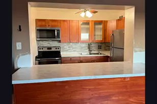 7337 S South Shore Dr, Chicago, IL 60649 - Photo 2
