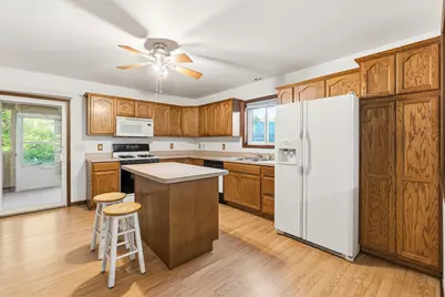 7N079 Tuscola Avenue, Saint Charles, IL 60174 - Photo 12